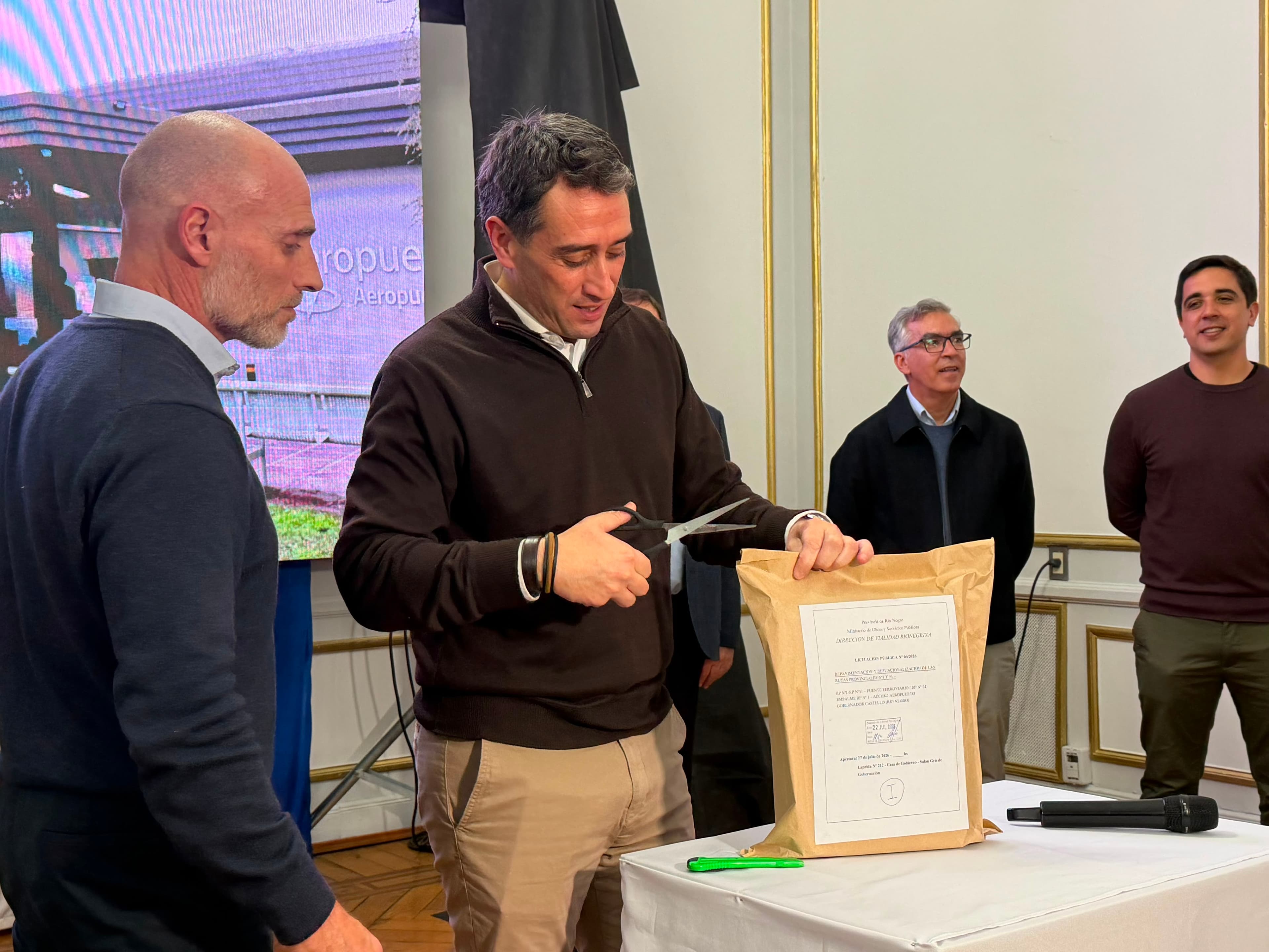 "La repavimentación de las rutas 1 y 51 y la nueva cancha de arena son fruto de la escucha y del trabajo articulado entre el municipio y la provincia