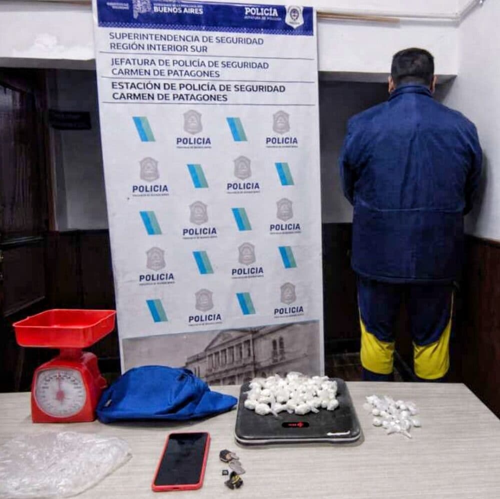 Detienen en Patagones a un hombre que tenía unos 50 emboltorios de cocaína