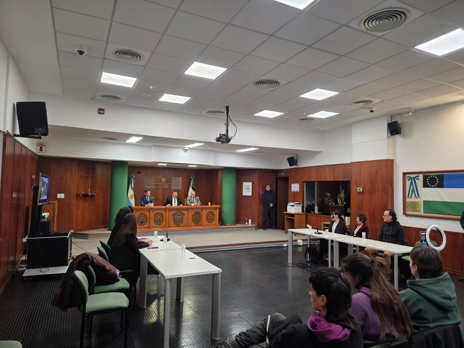Lo acusaron de abusar de su expareja y lo absolvieron por el beneficio de la duda