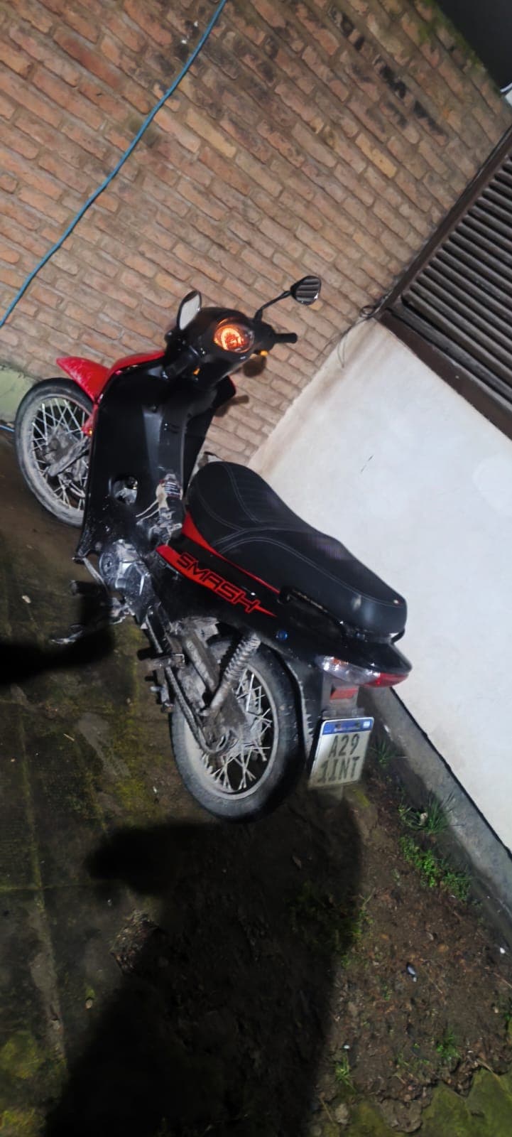En un intento de robo la policía recuperó una moto luego de una persecución