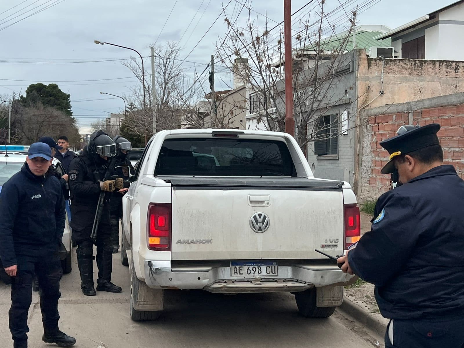 En Viedma el sistema 911 detectó una camioneta con pedido de secuestro y lograron recuperarla