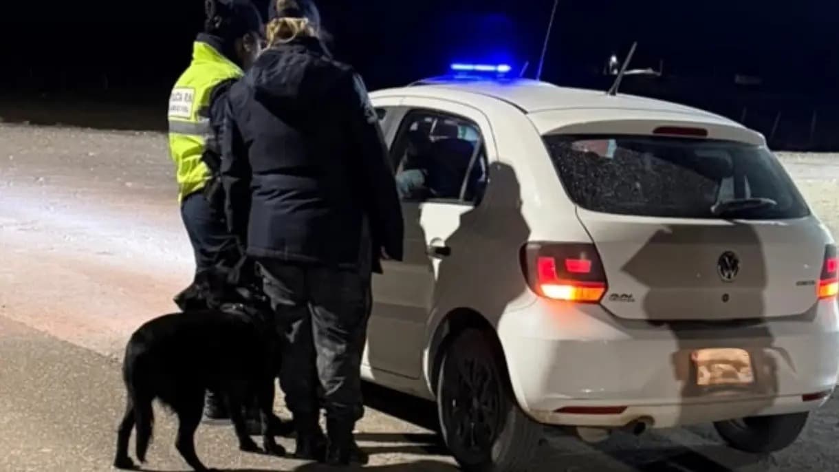 La Policía realizó controles preventivos antidrogas sobre las rutas nacionales 3 y 23.