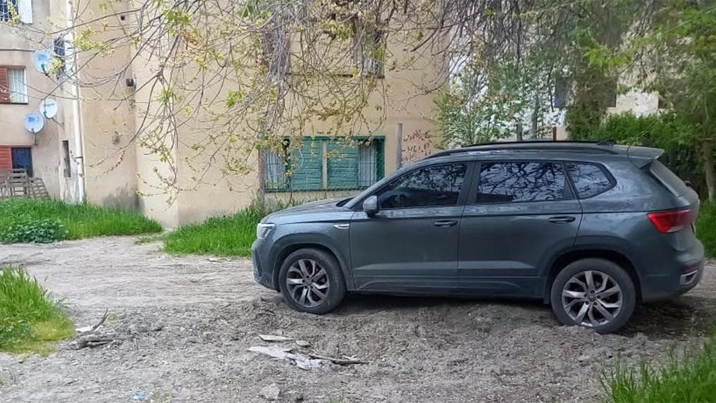 La Policía en una recorrida por el barrio Guido recuperó una camioneta robada