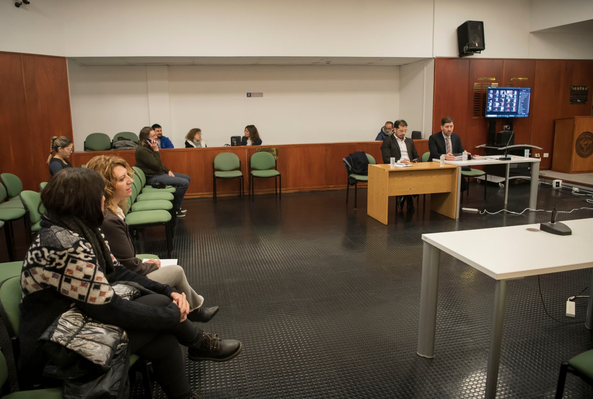 Comenzó en Viedma le juicio contra contra una médica y su marido por la entrega de certificados médicos falsos a policías