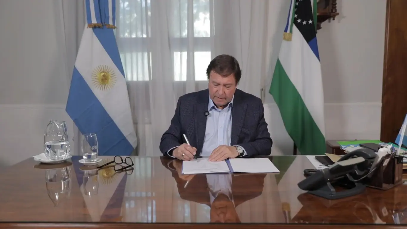 Weretilneck firmó el decreto de promulgación de la ley de adhesión al Régimen de Incentivo para Medianas Inversiones (RIMI)