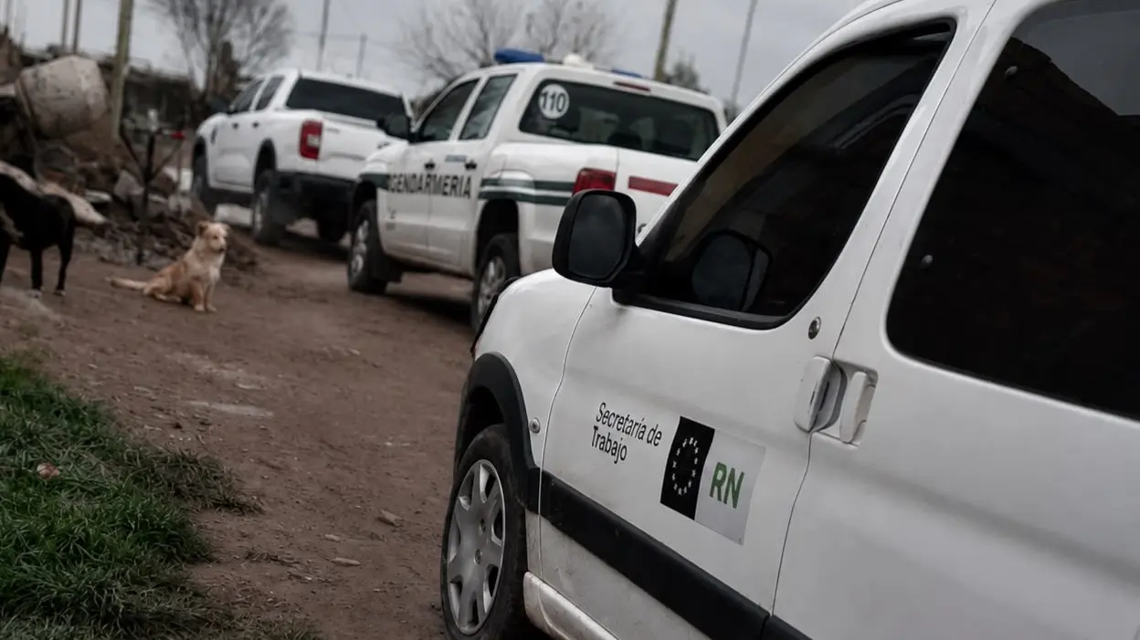 Ocho personas que estaban en condiciones de extrema precariedad fueron rescatadas en un operativo de la Secretaría de Trabajo en Viedma