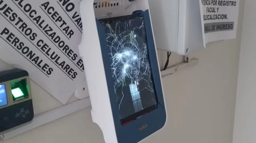 Realizaron una denuncia por destrozos en el sistema de presentismo de un hospital en Rio Negro