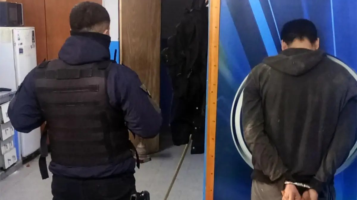 Detienen a un hombre en el barrio Guido de Viedma que tenía tres pedidos de captura