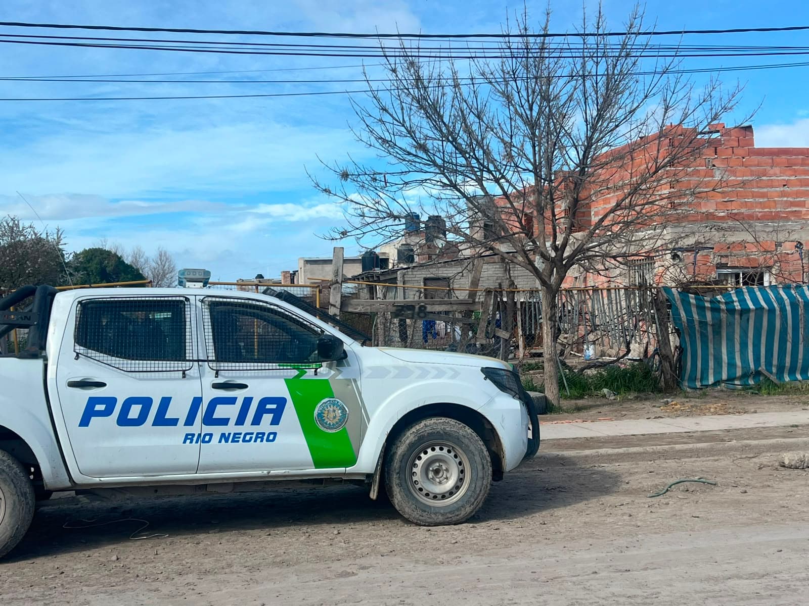 Tirotearon la Comisaría del barrio Lavalle y la policía después realizó varios allanamientos con el secuestro de armas