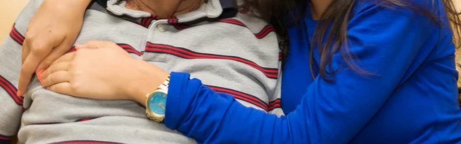 Fue adoptada, después volvió con su otra familia, años después se reencontraron y la mujer obtuvo la adopción plena
