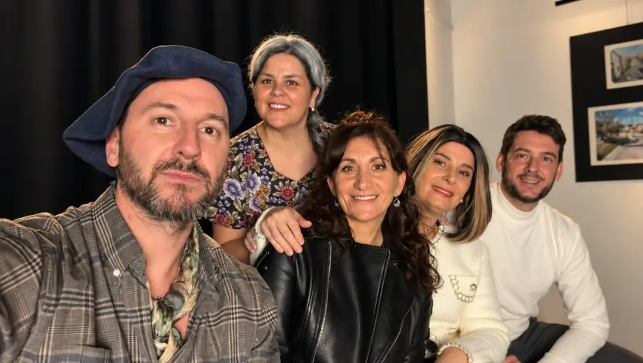 Después del éxito de Venecia, llega una nueva historia "Domingo por llover" al Teatro San Martín de Viedma