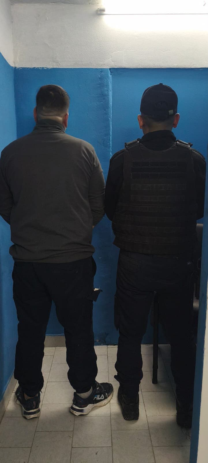 Detuvieron en Viedma a un hombre que tenía un pedido de captura vigente