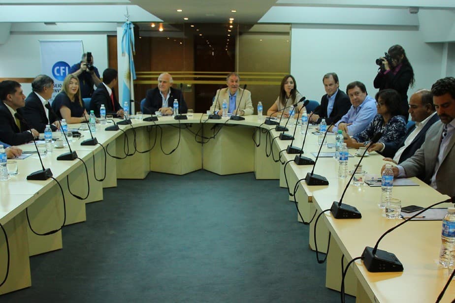 Weretilneck se reunió con gobernadores para avanzar en la discusión salarial