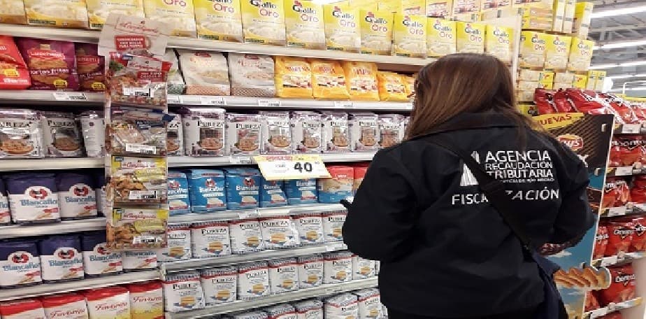 Defensa del Consumidor realiza control de precios en las grandes cadenas de supermercados