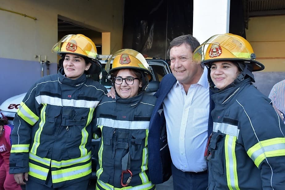 Se conmemoró el Día del Bombero con la presencia de Weretilneck