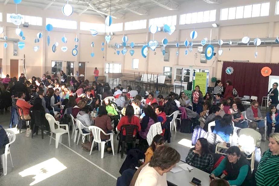 Estudiantes son asesorados sobre los peligros del consumo de sustancias