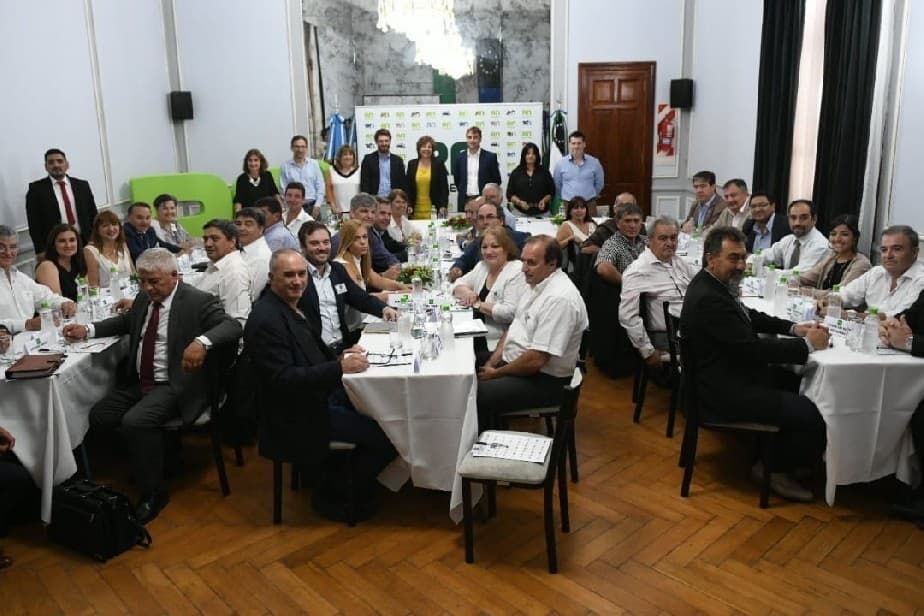 La Gobernadora Carreras se reunió con los intendentes de la provincia