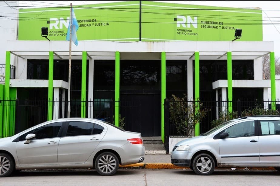 Cierran por prevención y para desinfectar los Ministerios de Turismo y Seguridad