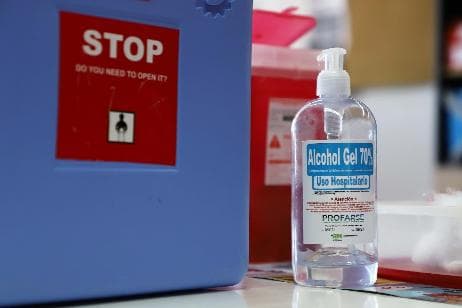 Se produce unos 3.600 kilos de alcohol en gel por mes en el laboratorio provincial PROFARSE