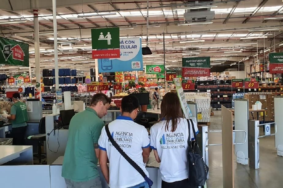 Controles para que se cumpla con la ley de azúcares en Río Negro