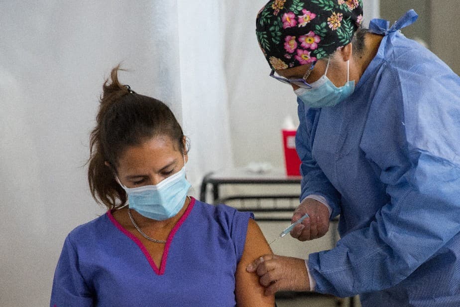 Más del 91% del personal de salud inscripto ya recibió las dos dosis