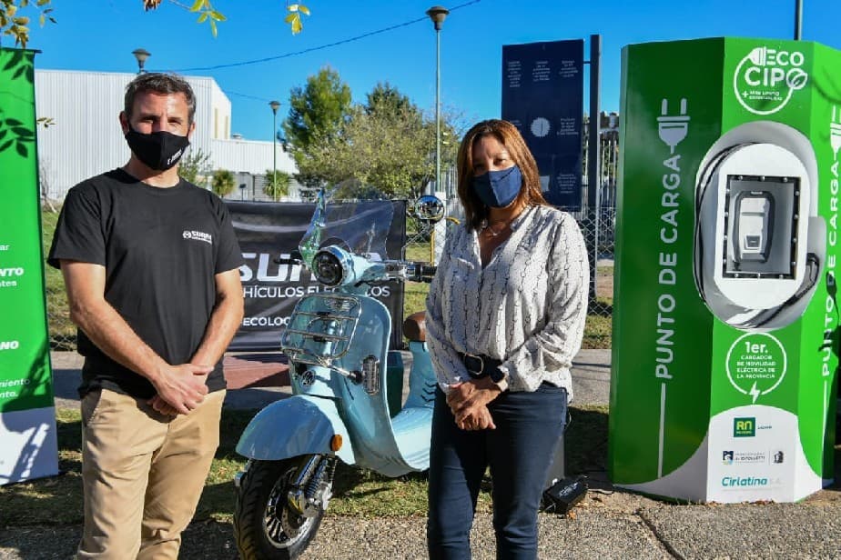 Carreras inauguró el primer cargador de autos eléctricos de Río Negro