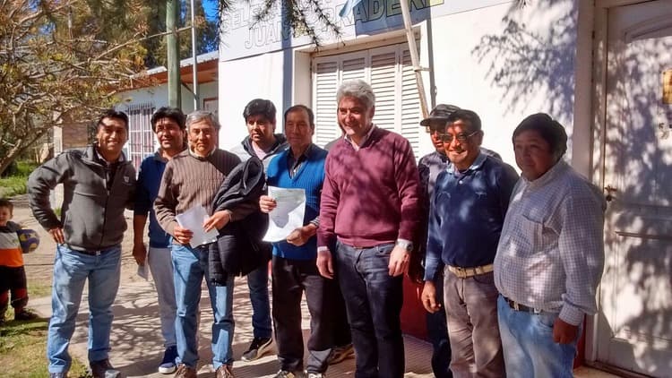 Entregan fondos a productores de Pradere afectados por incontinencias climáticas