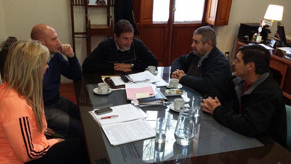 El Deportivo Viedma firmó un nuevo convenio para el uso del Polideportivo Angel Cayetano Arias