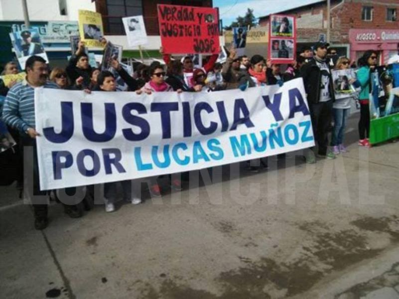 Familiares, amigos y vecinos pidieron justicia en las calles de Viedma