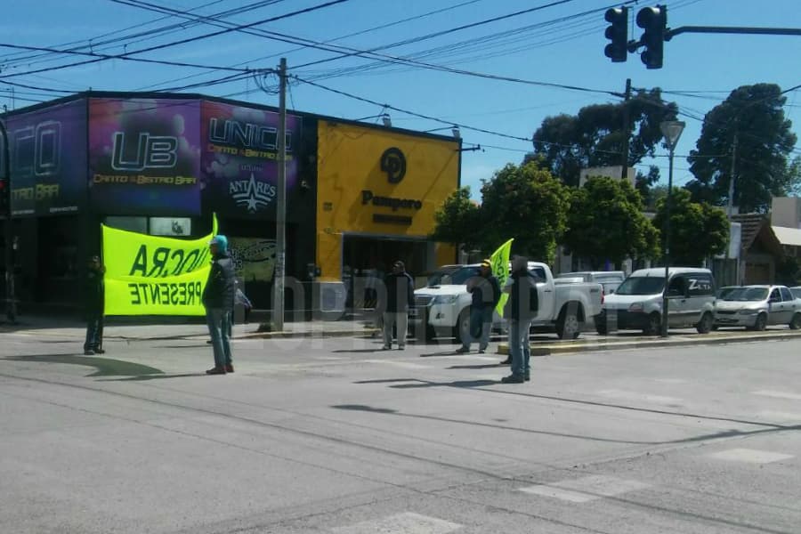 Protesta de la UOCRA y enfrentamiento entre conductores