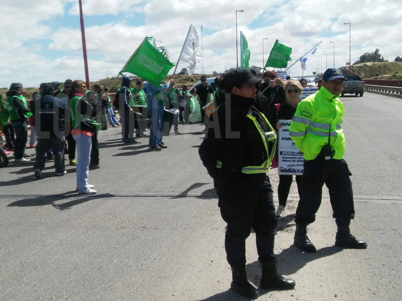 Cortan de forma intermitente el puente Basilio Villarino