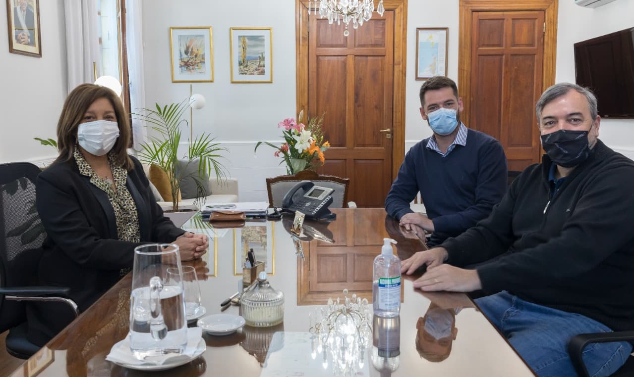La gobernadora anticipó en una reunión con Buteler y Aguiar que las negociaciones salariales se retomarán el 28 de septiembre