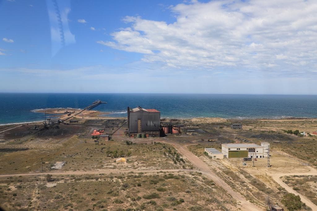 El gobierno dice que la empresa australiana Fortescue se fue entusiasmada en la recorrida por Río Negro