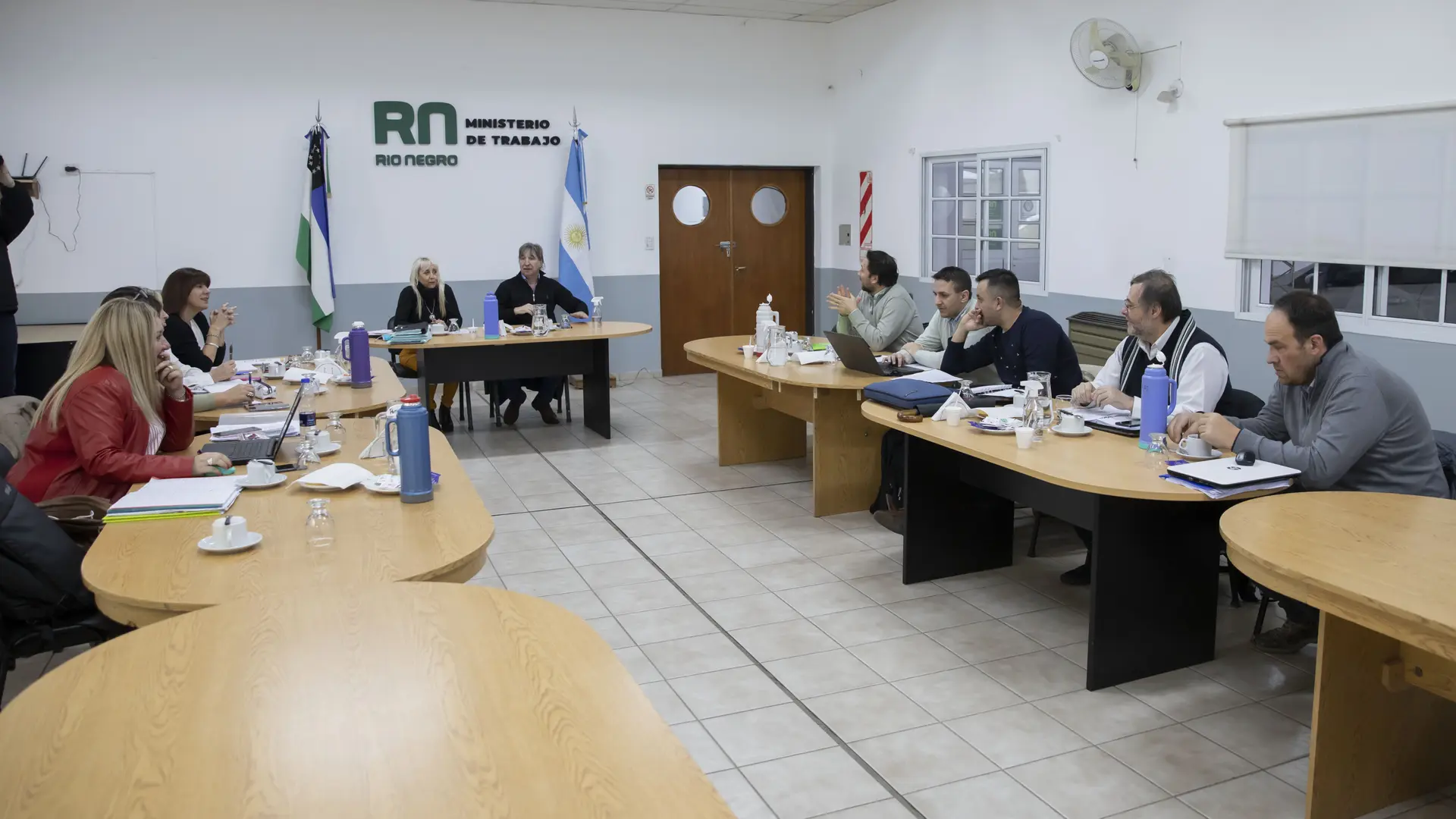 El ministro de Trabajo dicta la conciliación obligatoria entre Educación y UNTER