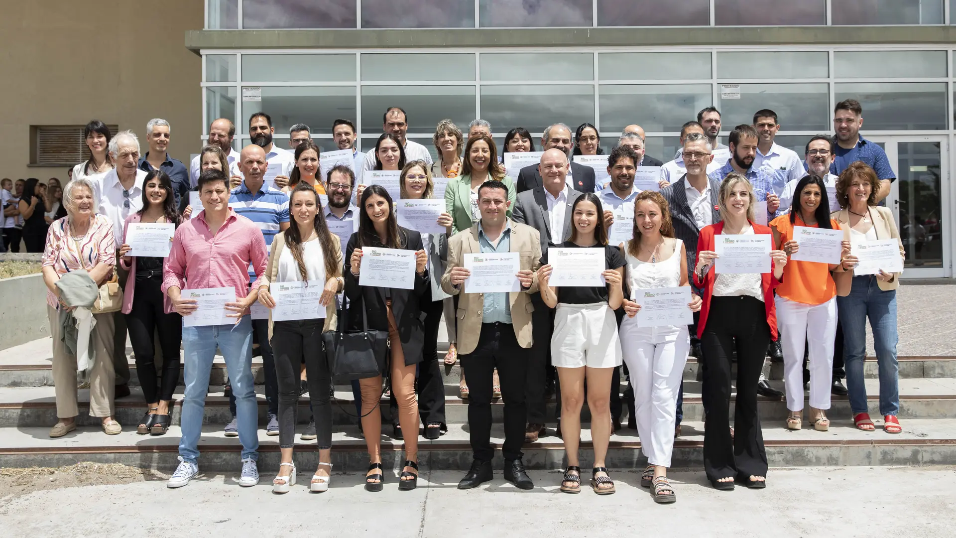 Entregaron en Viedma las certificaciones a los 36 primeros estudiantes de la Diplomatura Universitaria en Hidrógeno Verde