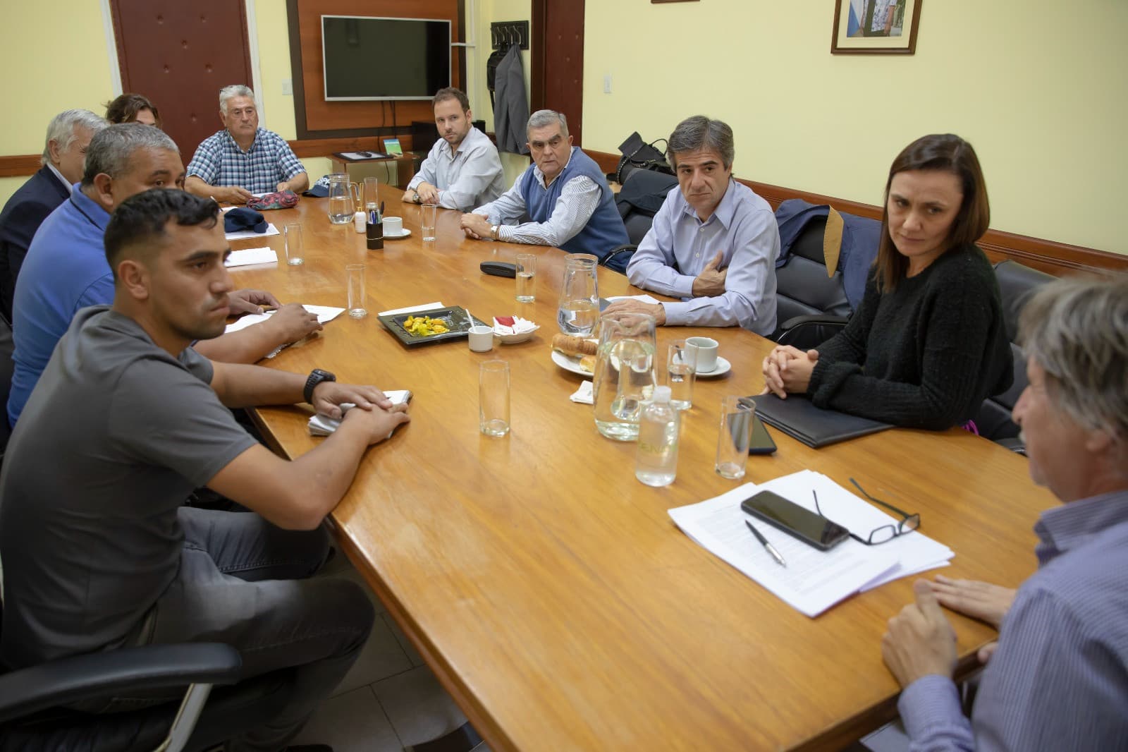 Representantes del sector policial firman con el Gobierno un acta para mantener la paz social y el fin de las medidas