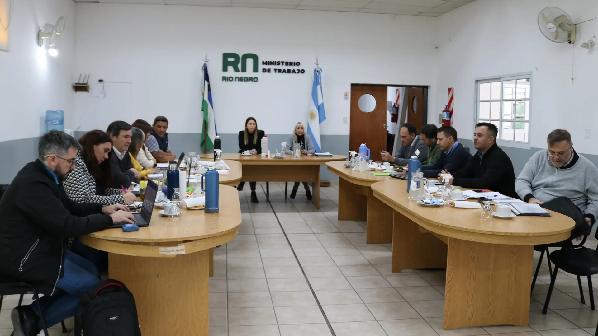 Una nueva oferta salarial presentó el Gobierno a los gremios estatales