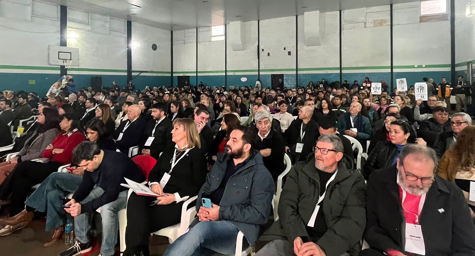 La mayoría de la gente se expresó a favor del Oleoducto de Sierra Grande en la audiencia pública