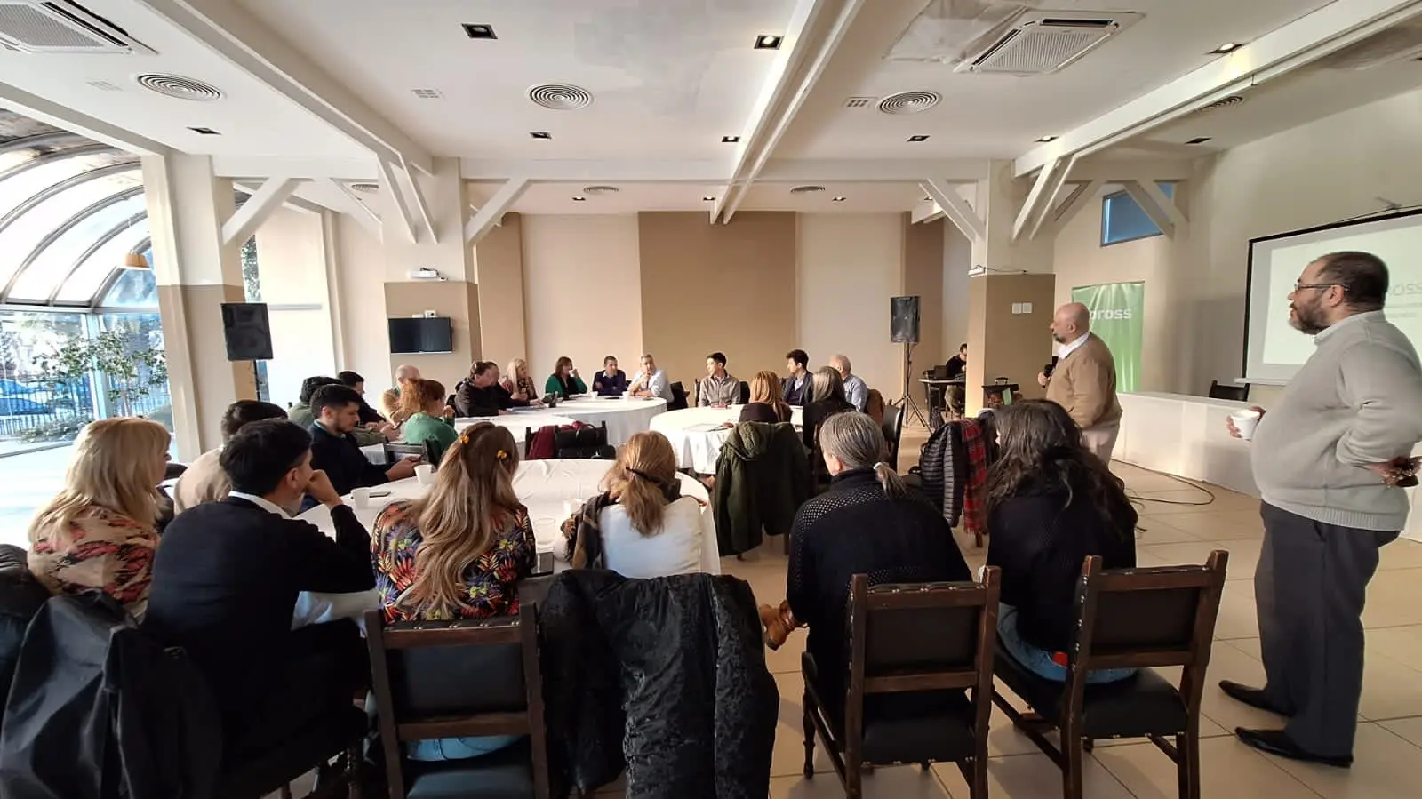 Se reunieron los gremios con las autoridades de IPROSS por el estado actual de la Obra Social