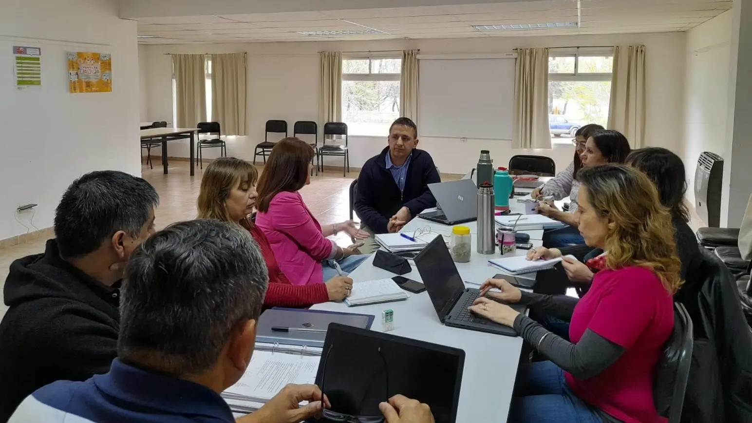 La ampliación de la jornada en las Escuelas Primarias, significa tener un día más de clases