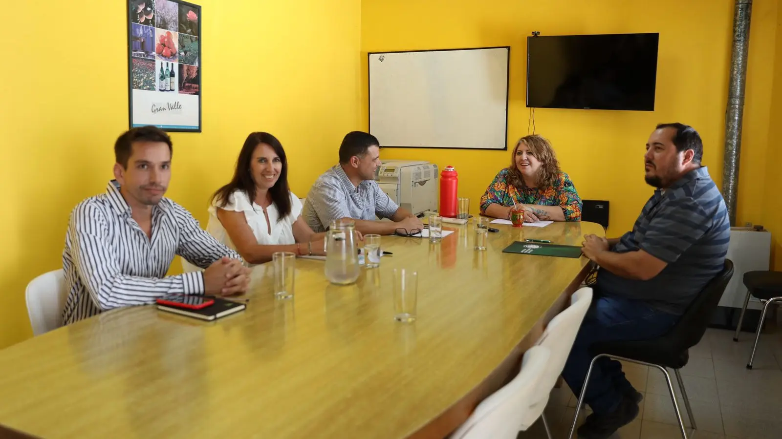 Oferta salarial para los estatales por escalafón, se pagará por planilla complementaría antes de fin de mes