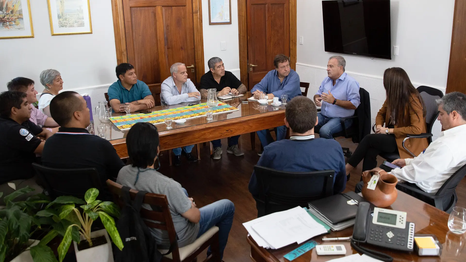 Weretilneck dialogó con la CGT en Viedma por la crisis económica