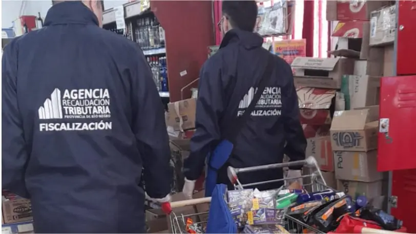 Inspectores de comercio detectan productos vencidos a la venta en supermercados de la provincia