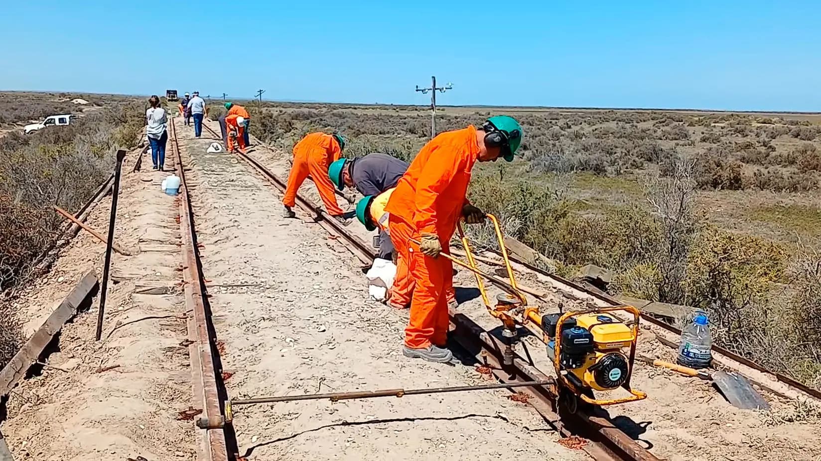 El Tren Patagónico continúa la reparación y renovación del ramal de la localidad sanantoniense con Viedma