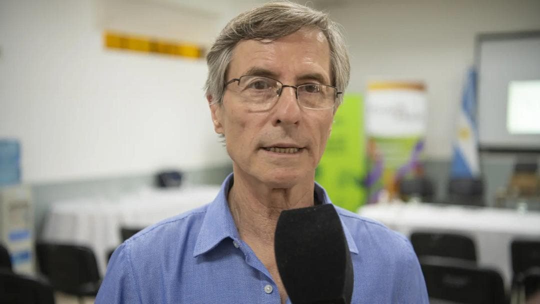 “A nadie le resulta grato que el empleado público tenga beneficios de los que no goza el agente privado”