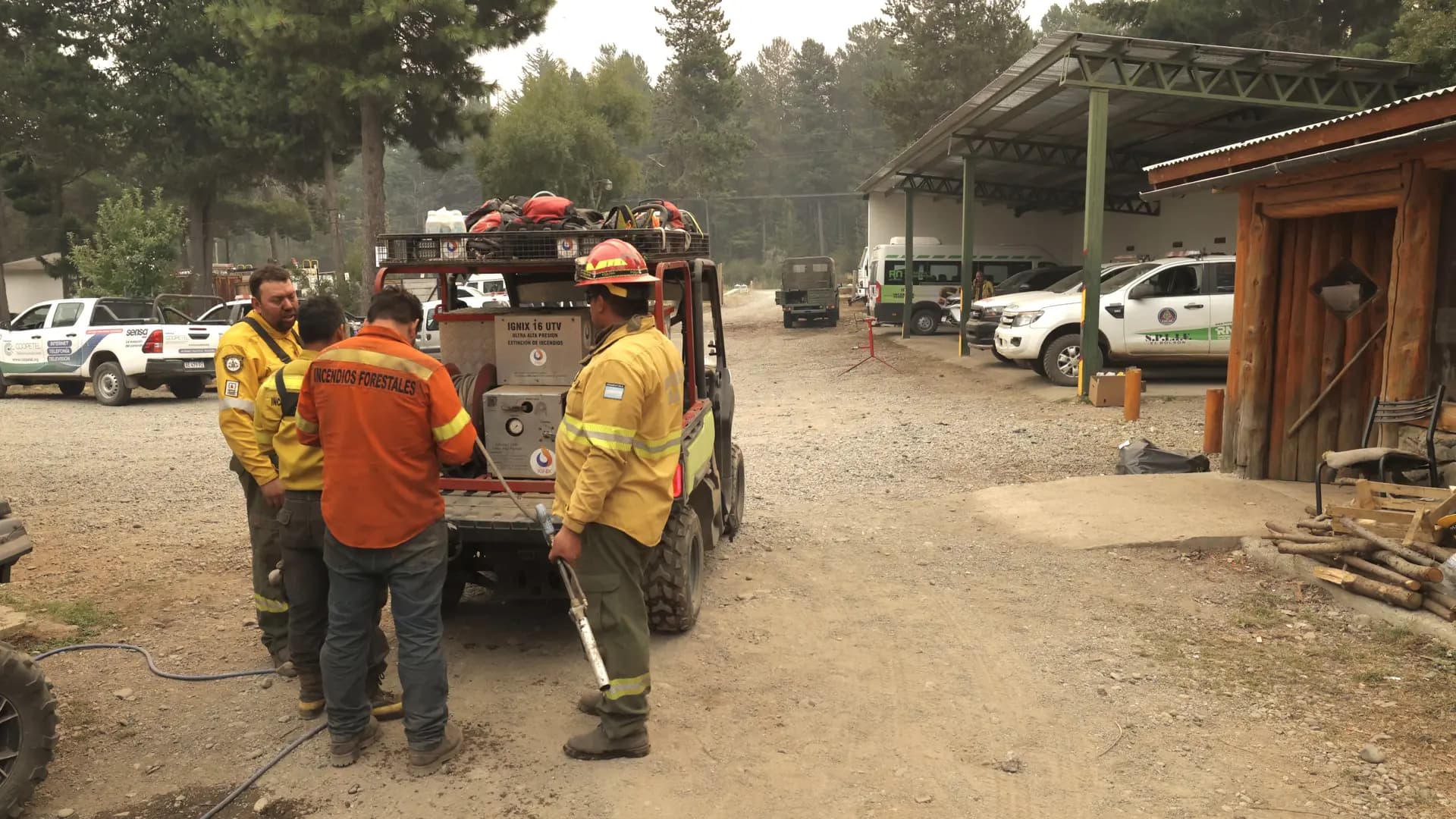 La lluvia en El Bolsón fue un alivio y facilitó las tareas de combate, pero todavía quedan sectores activos