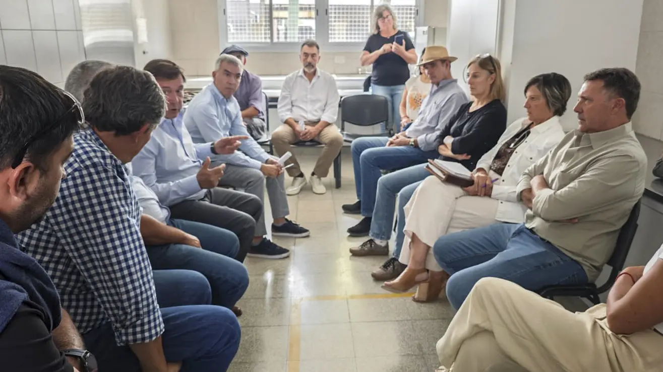 Weretilneck se reunió con la Federación de Sociedades Rurales y reiteraron que defienden la barrera sanitaria