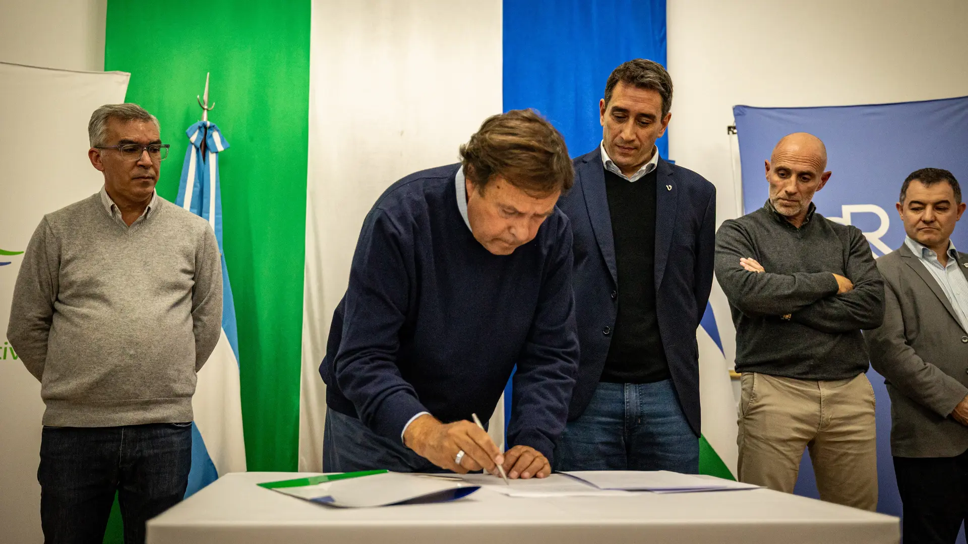 Modernización del 911 en Viedma lo firmó Weretilneck con el intendente Castro