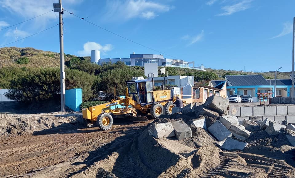Bajada más corta, y con pendiente moderada en el acceso a la playa de El Faro