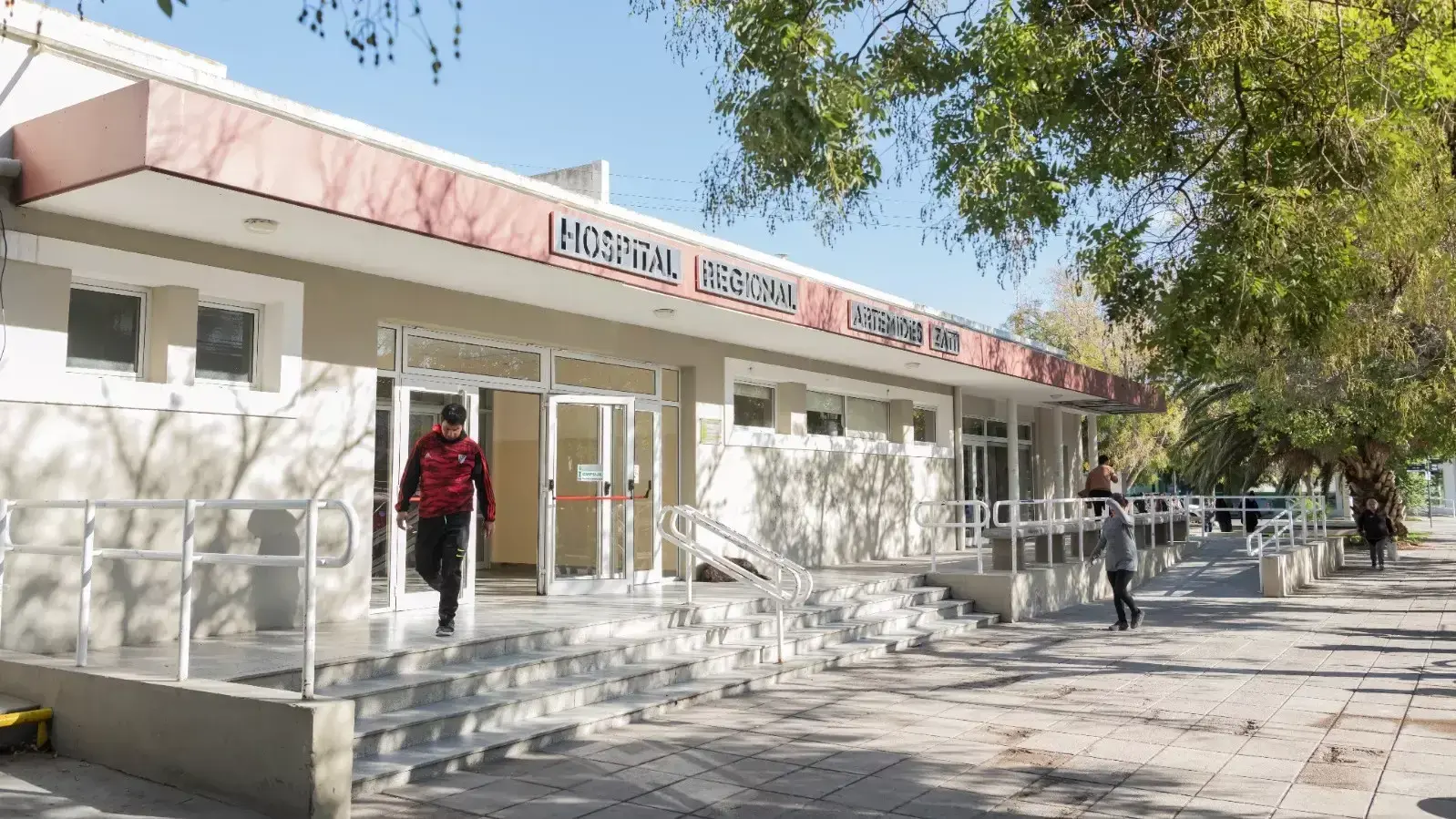 Buscan a joven de 17 años que se escapó del hospital Zatti y estaba bajo la protección de la SENAF